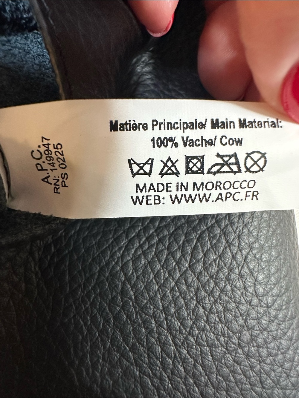 A.P.C. “Le Niege” Black grained leather Hobo Bag NWOT Retails $550 - Picture 14 of 15